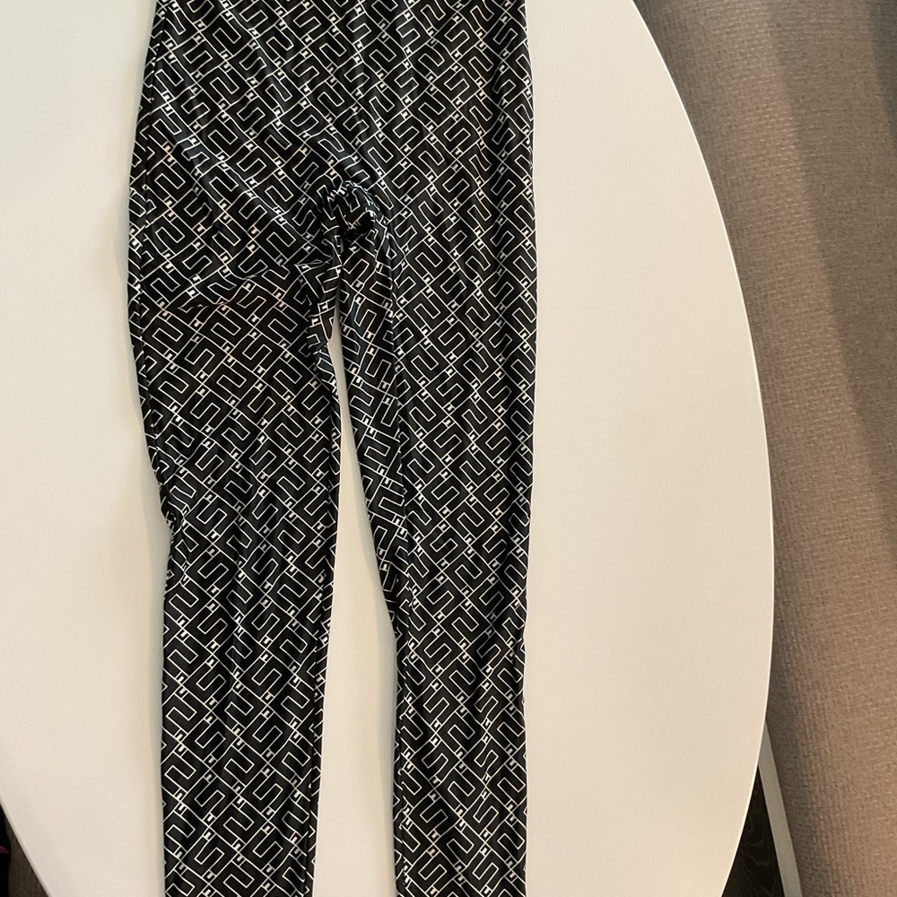Geometric Black and White Women's Leggings
